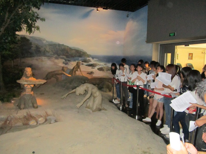 曇石山文化博物館義務(wù)講解隊(duì)培訓(xùn)之一：聽(tīng)取專業(yè)講解與分組培訓(xùn)