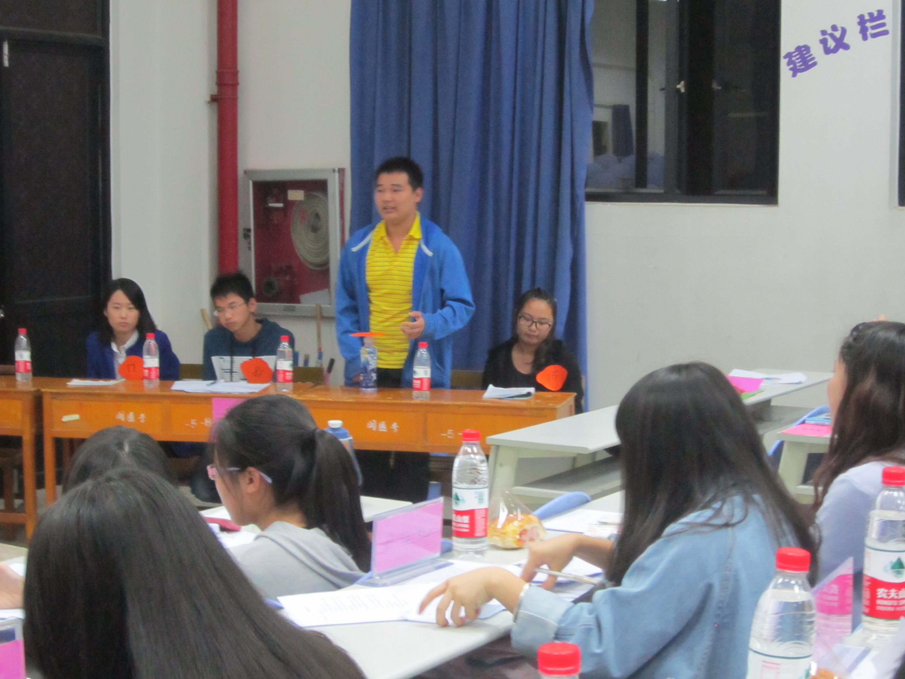 金錢追求與道德追求是否統(tǒng)一——記我院第四屆紀(jì)念“12.9”運(yùn)動時(shí)事熱點(diǎn)辯論初賽