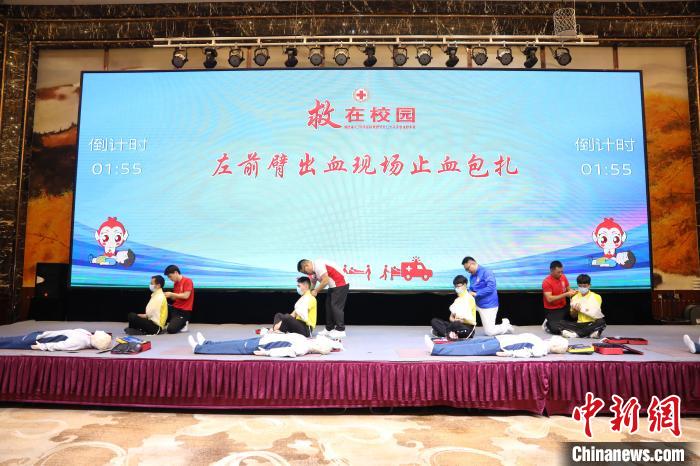 比賽現(xiàn)場(chǎng)?!≮w凌峰 攝 比賽現(xiàn)場(chǎng)?!≮w凌峰 攝